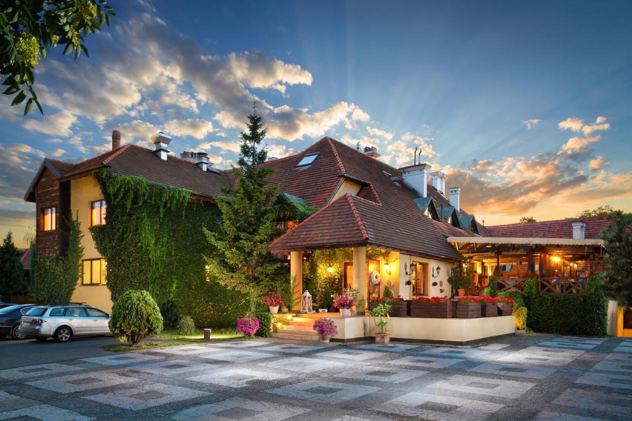 Villa Riccona Bronisze Exterior foto